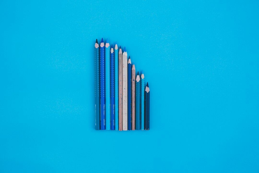 Editorial illustration of a bar chart with entertainment audience data